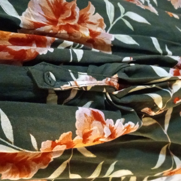 TORRID HARPER Women's SZ 0/US 12 Large Beautiful Floral Pattern Rayon Cozy Bouse - Picture 9 of 16